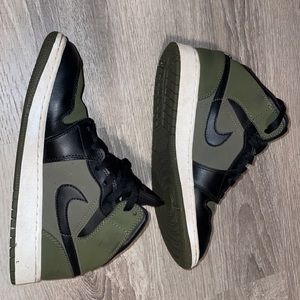 Jordan 1 Olive/Black Boys Size 6.5  . No Box